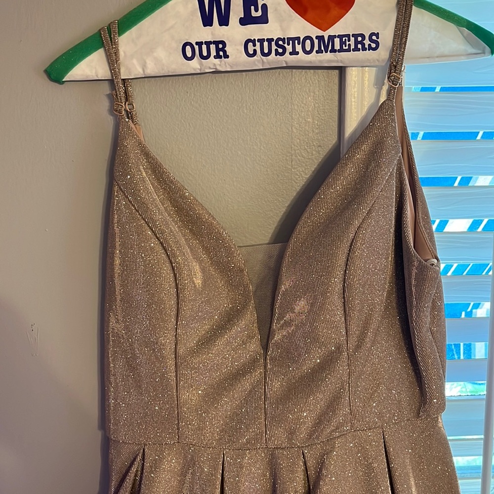 SHORT PARTY DRESS! Only worn once. Size 13/14